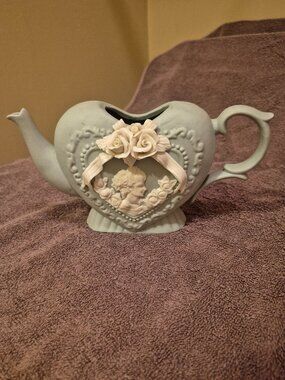 VINTAGE VICTORIAN-STYLE JASPERWARE SAGE GREEN HEART-SHAPED TEAPOT